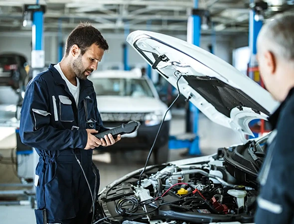 Advantages of choosing local car repair in Winter Park FL, including trusted service and flexible scheduling.